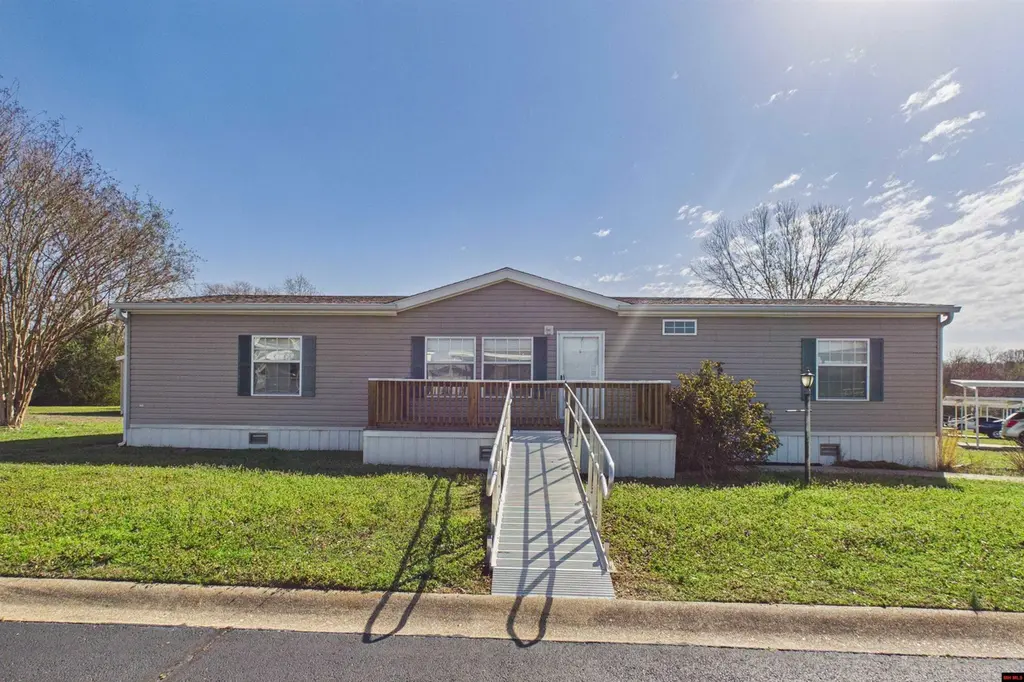 66 River Run Dr