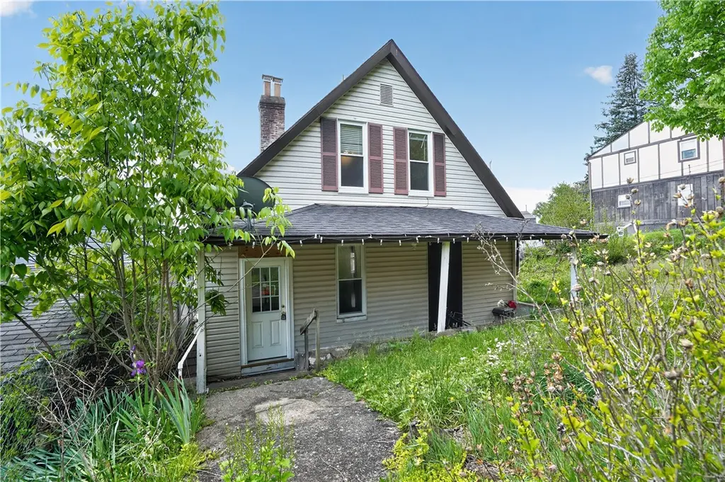 807 Maple Dr