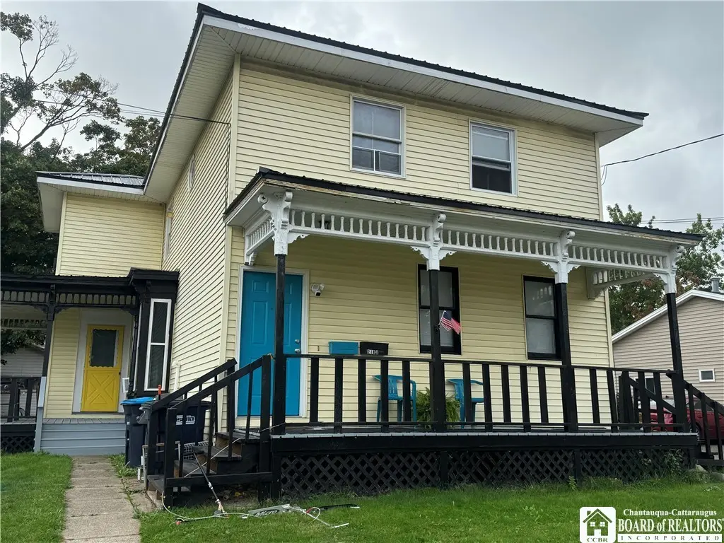 218 W Main St