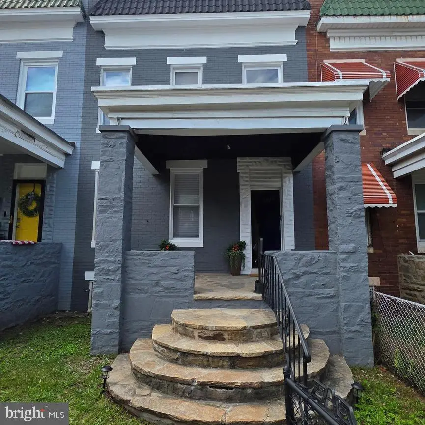 752 N Grantley St
