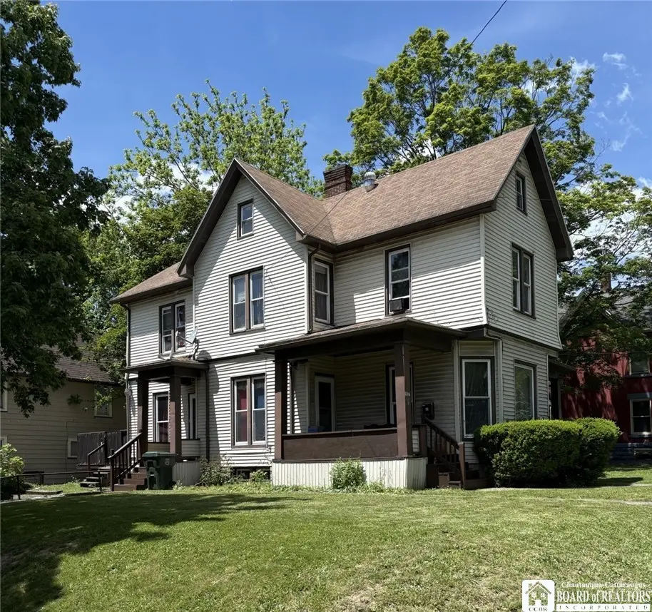 1027 N Main St