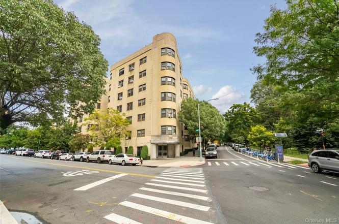 190 E Mosholu Pkwy S Unit 3C