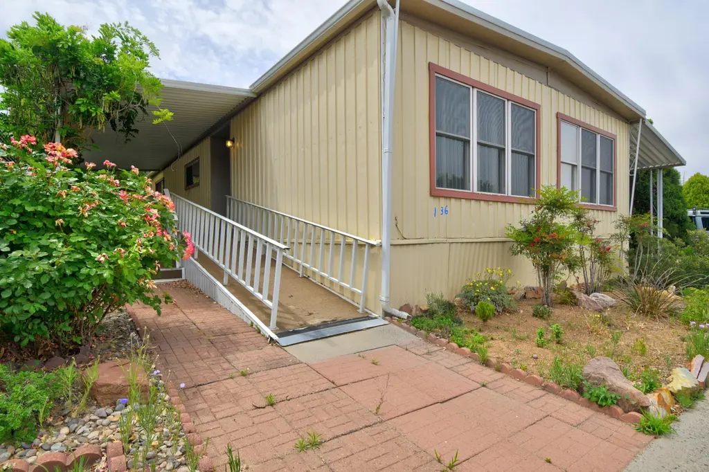 7112 Pan American East NE #136