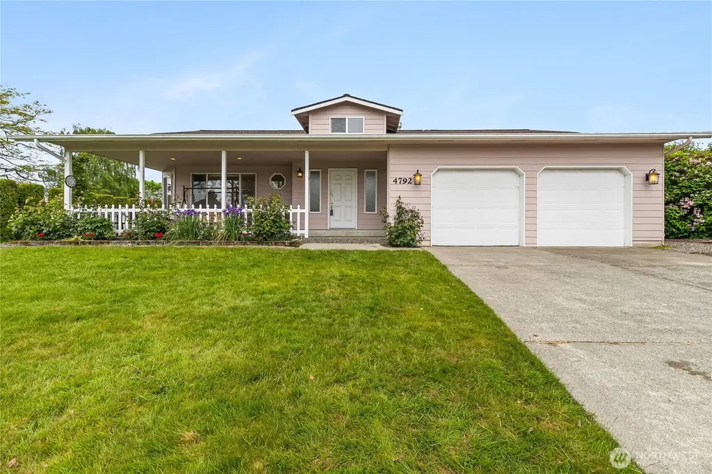 4792 N Golf Course Dr