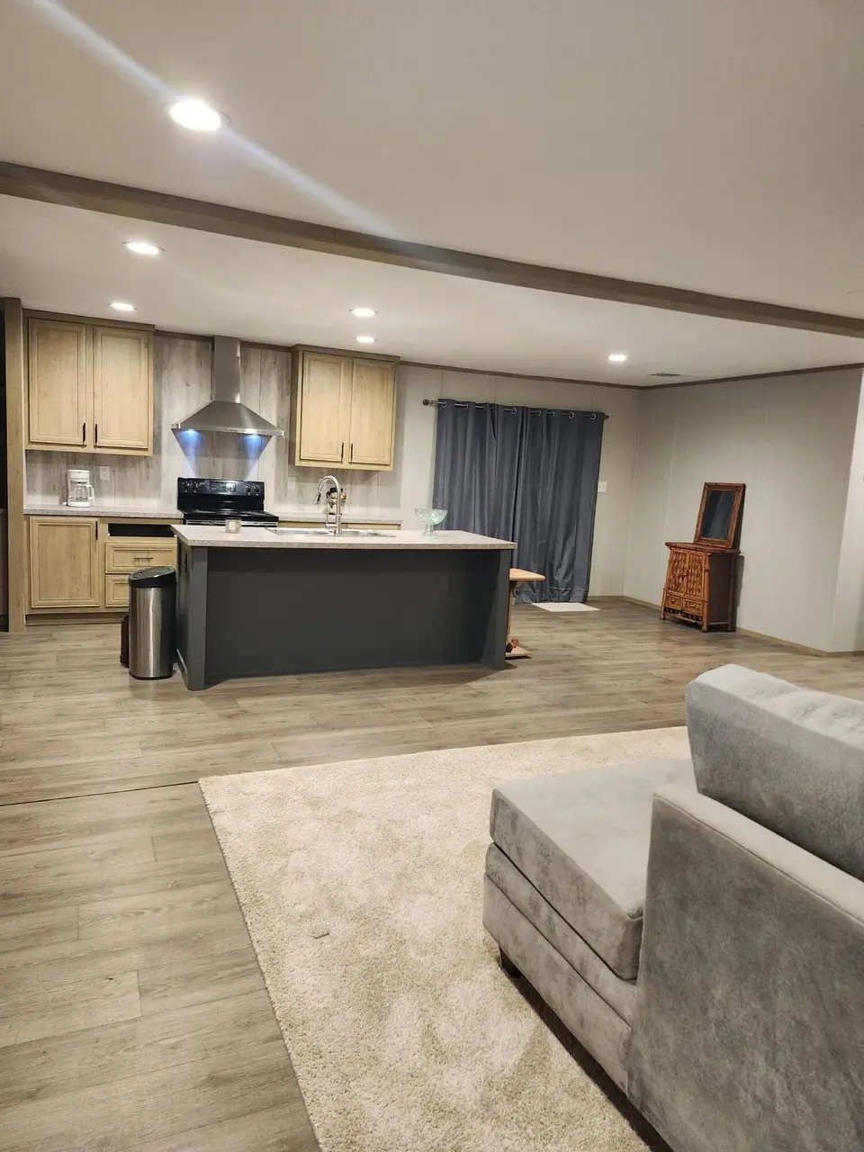 212 W Juniper Ave
