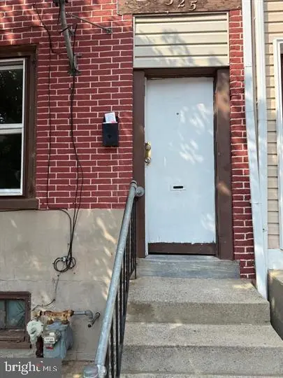325 E Moore St