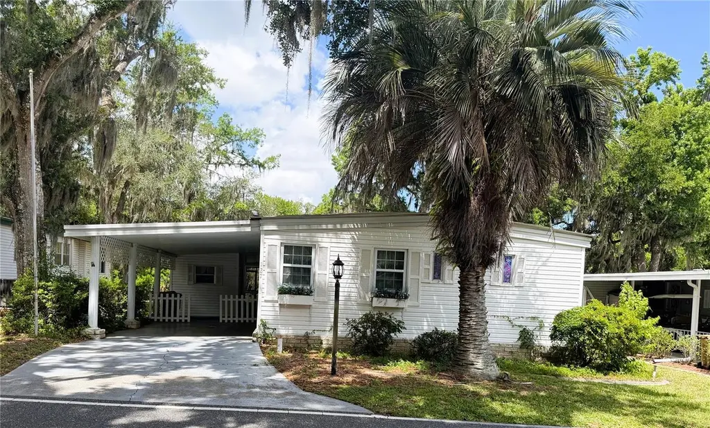 127 Royal Palm Dr