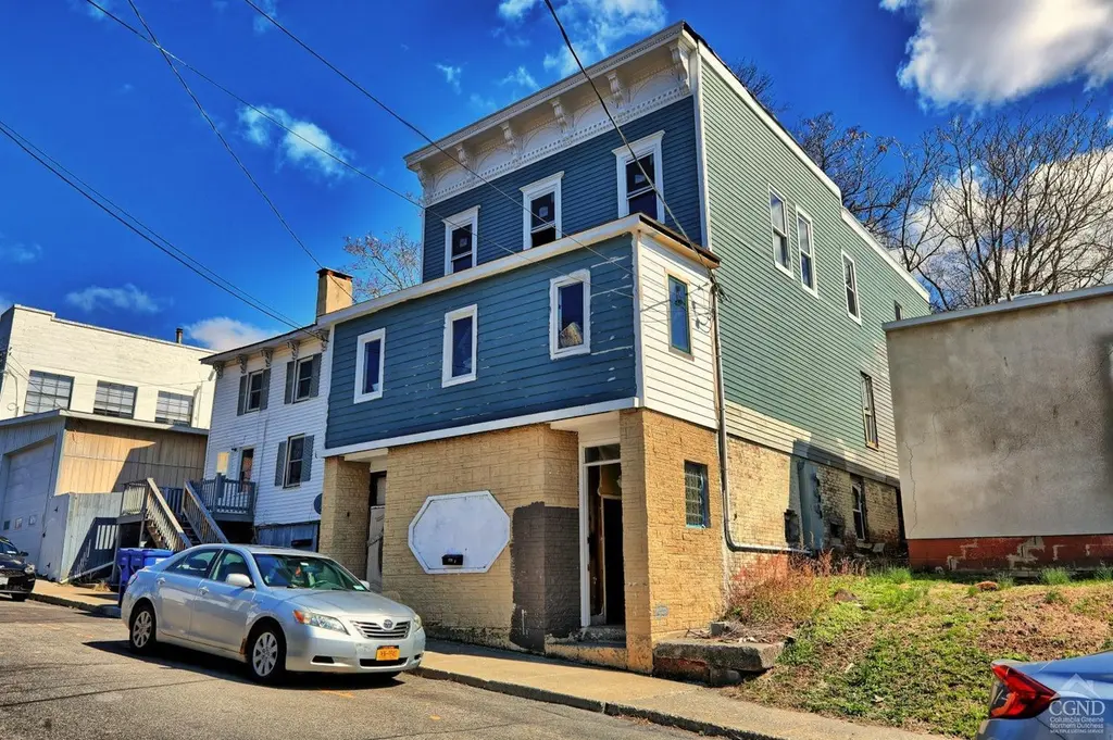 228 Water Street St