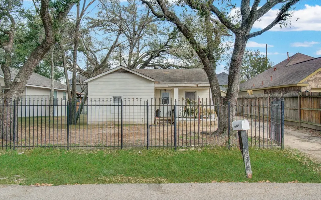 10038 Bamboo Rd