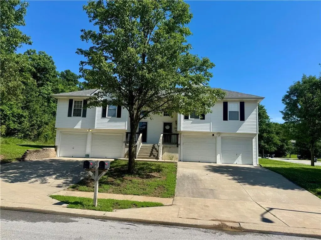 2700 NW 69th Ter