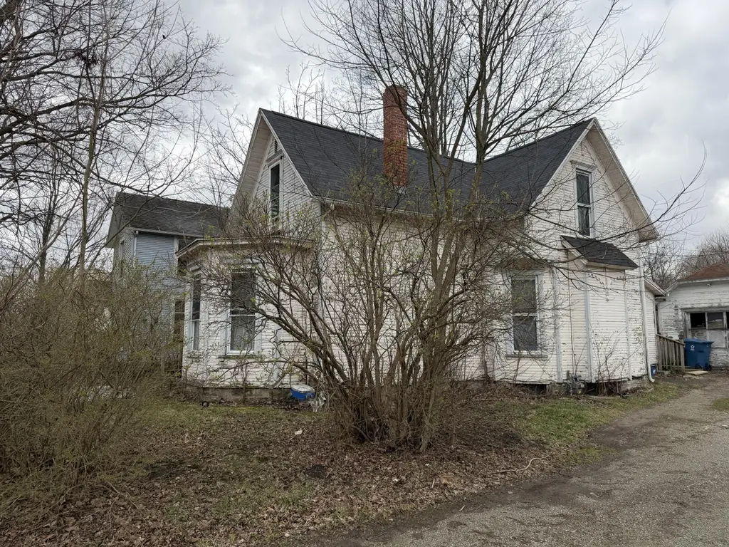 313 N Elm St