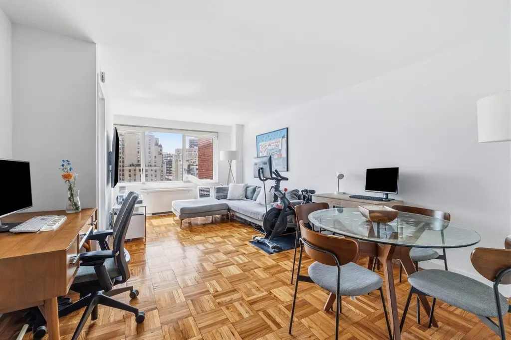 201 E 25th St Unit 14K