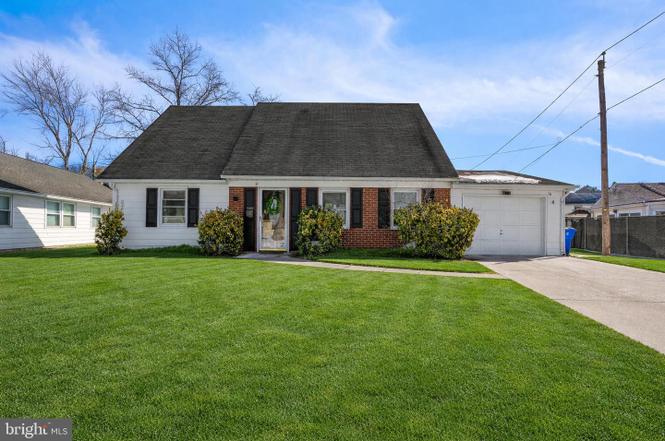 4 Hamilton Ln