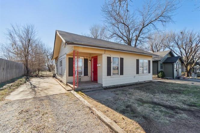 804 W Main St