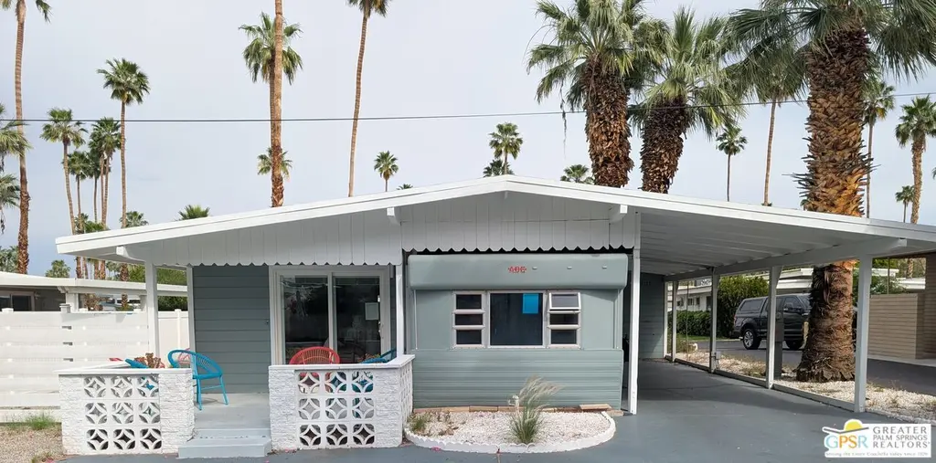 156 Caravan St