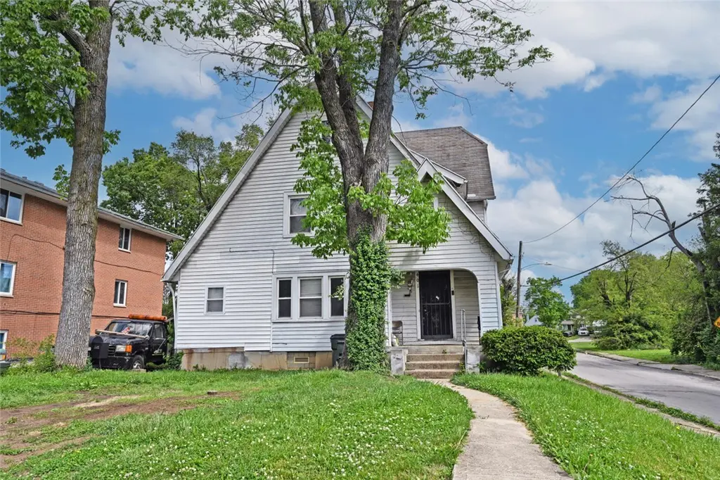 401 W Norman Ave