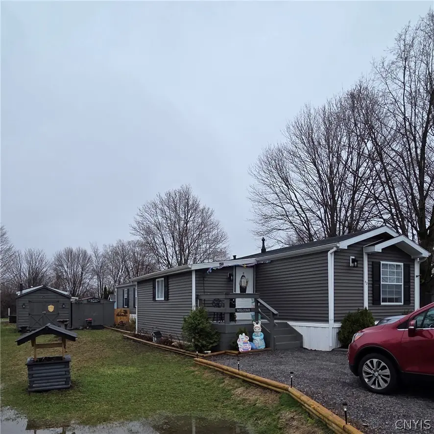 53 Brett St
