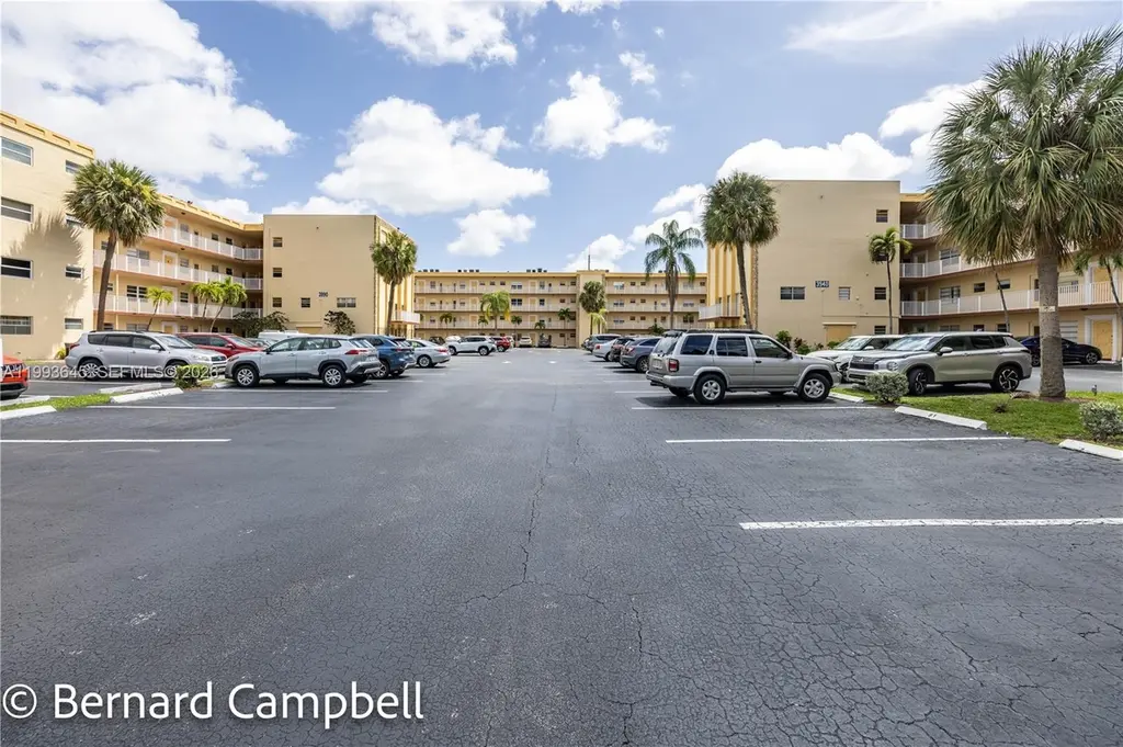 3940 NW 42nd Ave #417