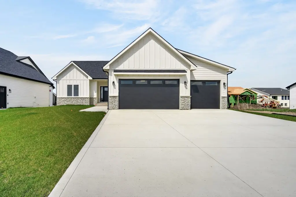 17331 Brookview Dr