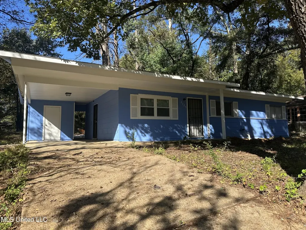 2725 Charleston Dr