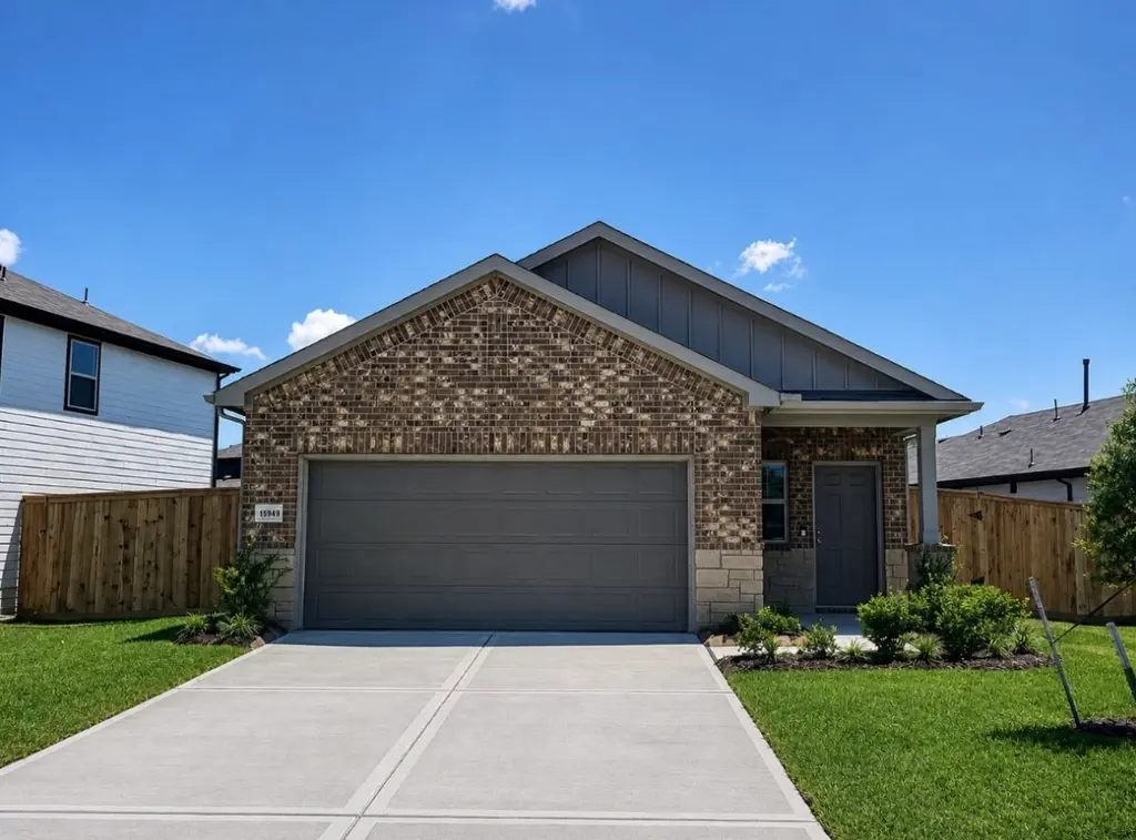 15949 Blass Valley Dr