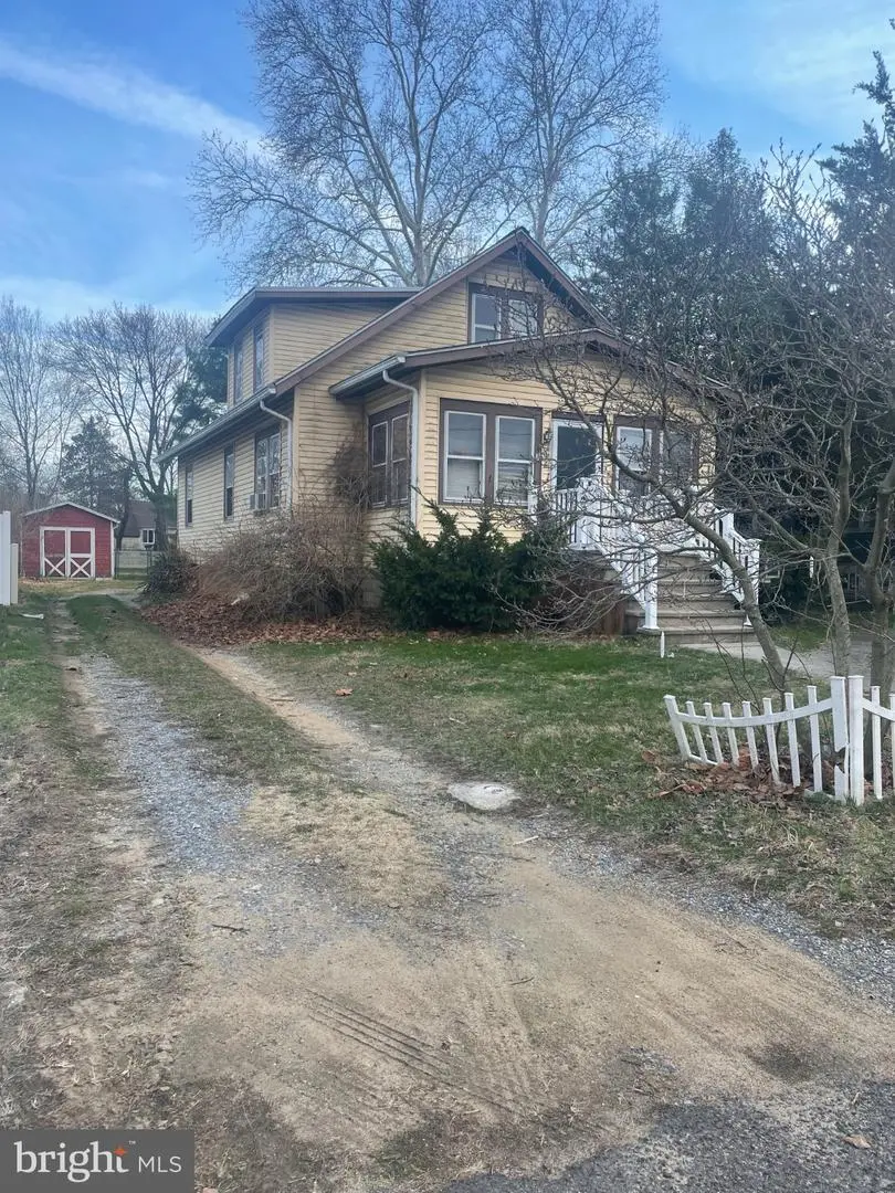 126 Thomas Ave