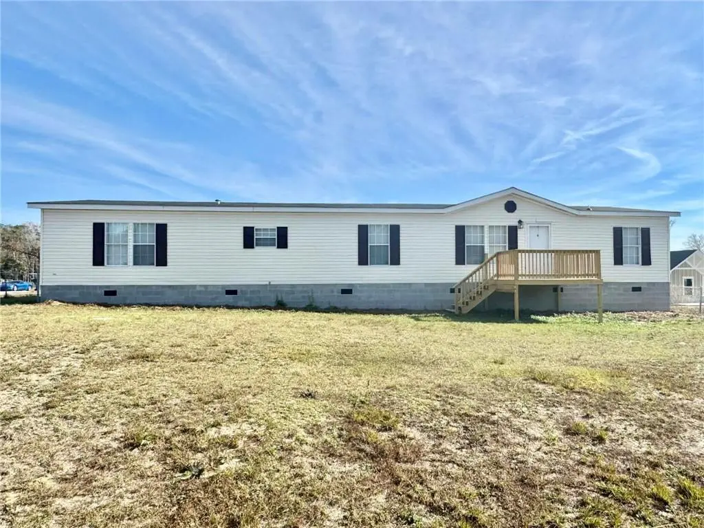 348 Lee Road 2165