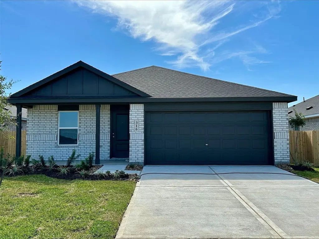 216 Lantana Ln