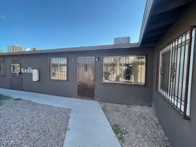2504 E Mesquite Ave