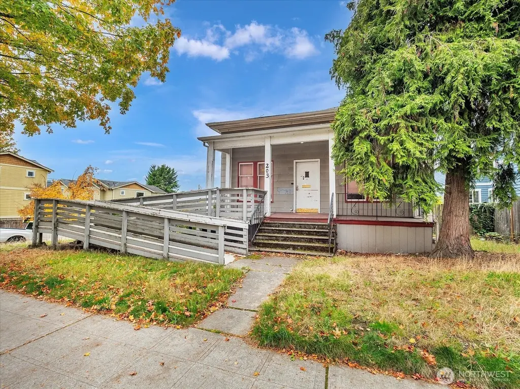 203 23rd Ave
