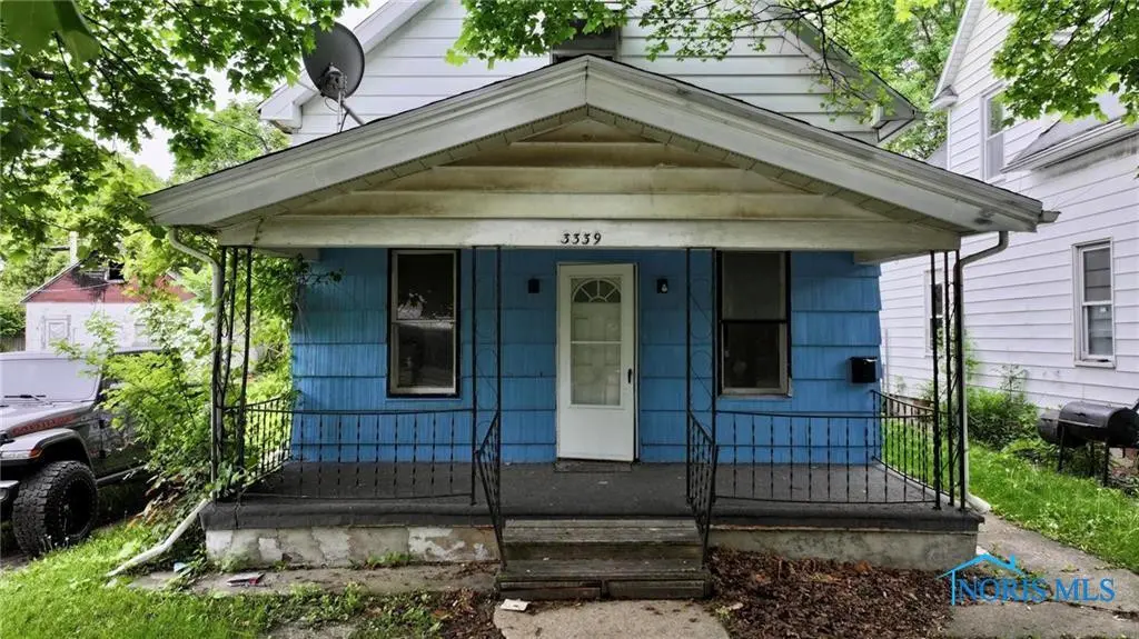 3339 Elm St