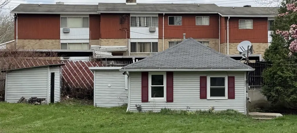 600 W Hodge Ave