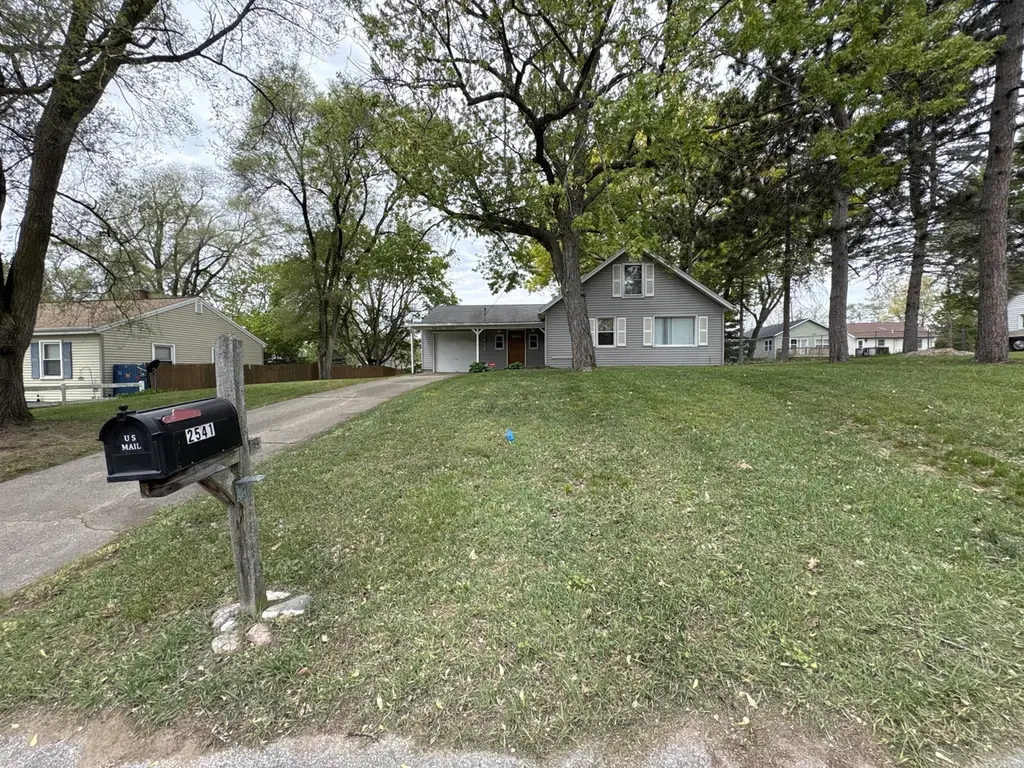 2541 Day Ave NW