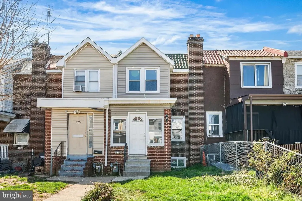 128 Whitely Ter