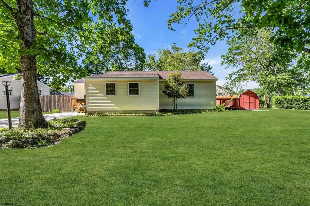 6359 Monmouth Dr