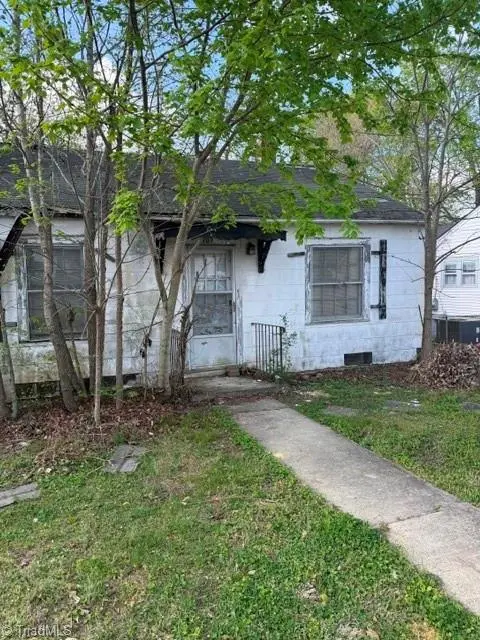 107 Pine St