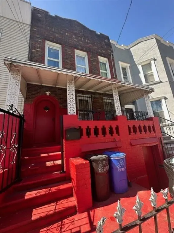 294 Berriman St