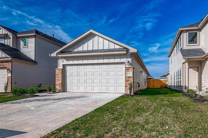 526 Emerald Thicket Ln
