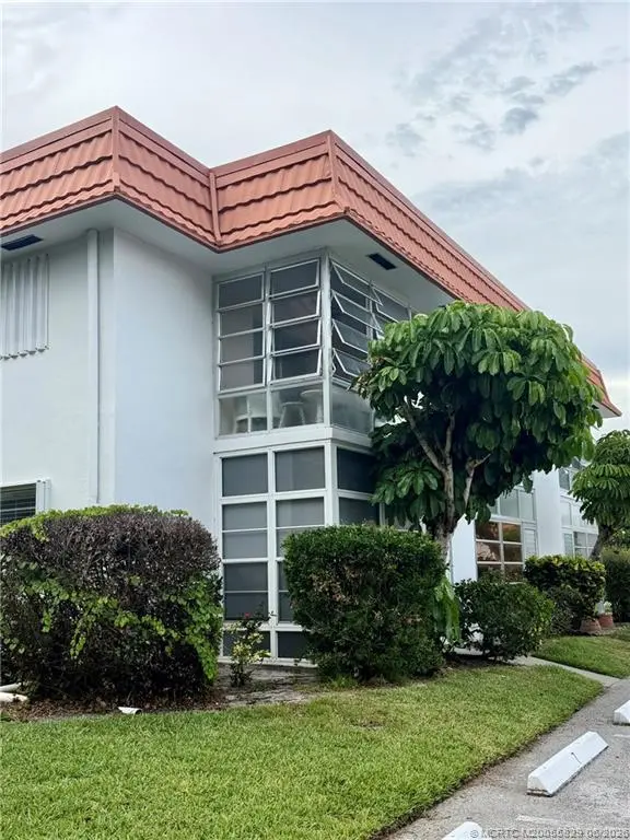 2600 SE Ocean Blvd Unit P12