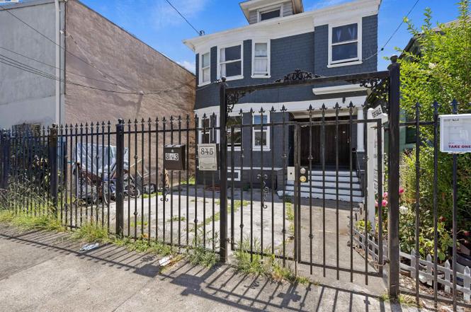 845 Isabella St