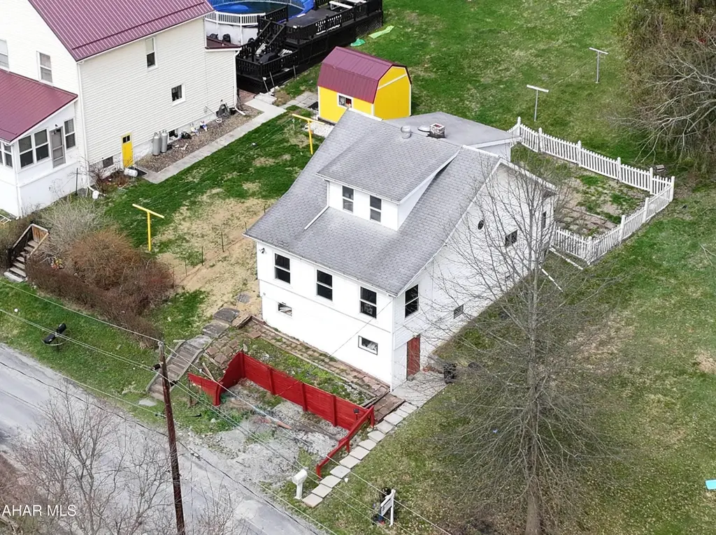 576 Echo Rd