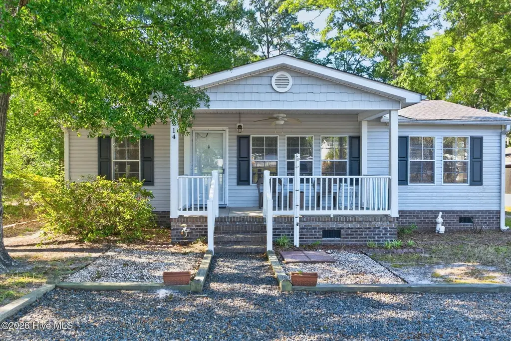 214 Dogwood Dr
