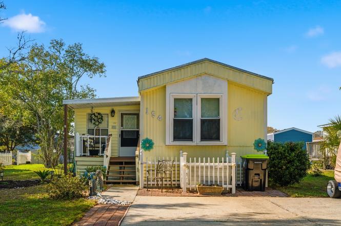 154 Crooked Island Cir