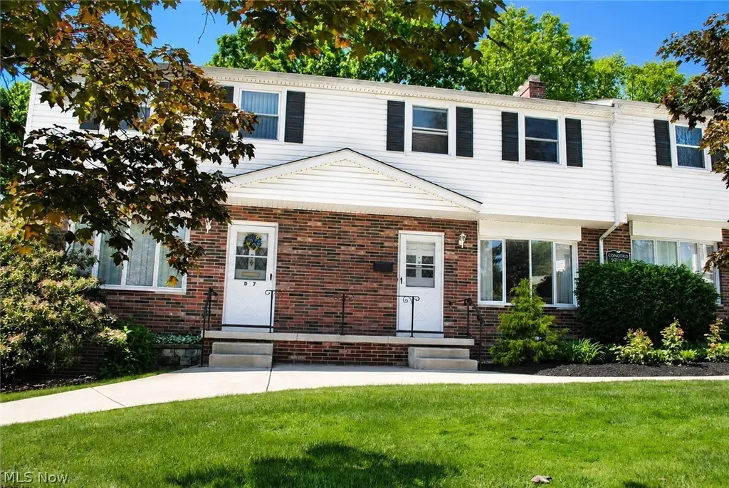 6484 State Rd Unit D8