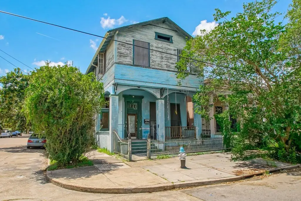 1718 St Andrew St
