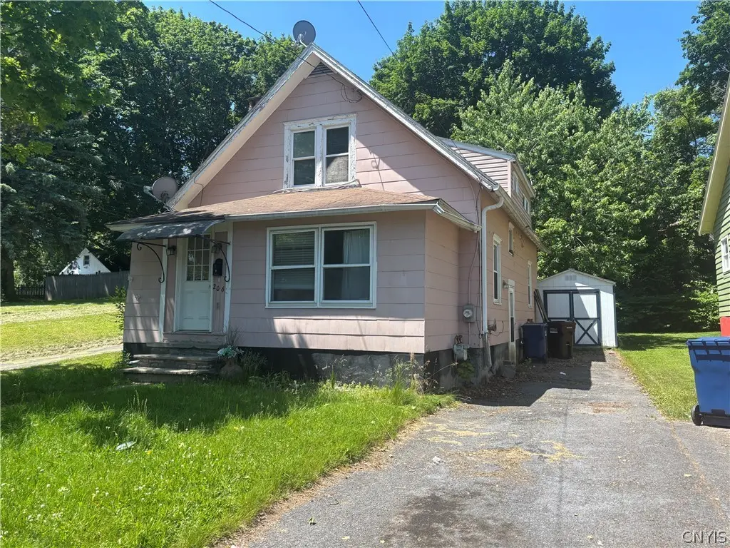 206 Conklin Ave