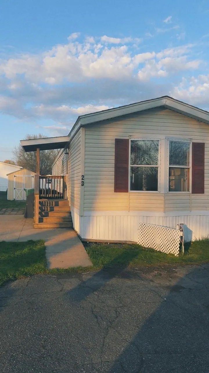 23 Cherokee Dr