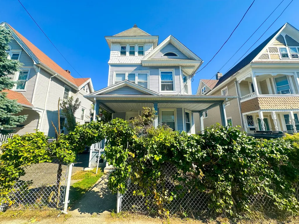 700 Laurel Ave