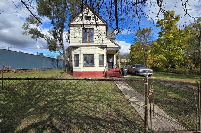 1164 Meldrum St