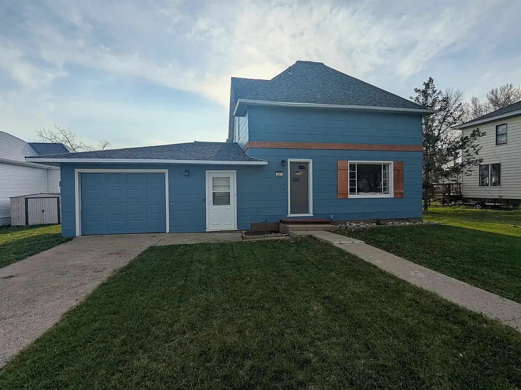 207 2nd Ave NW